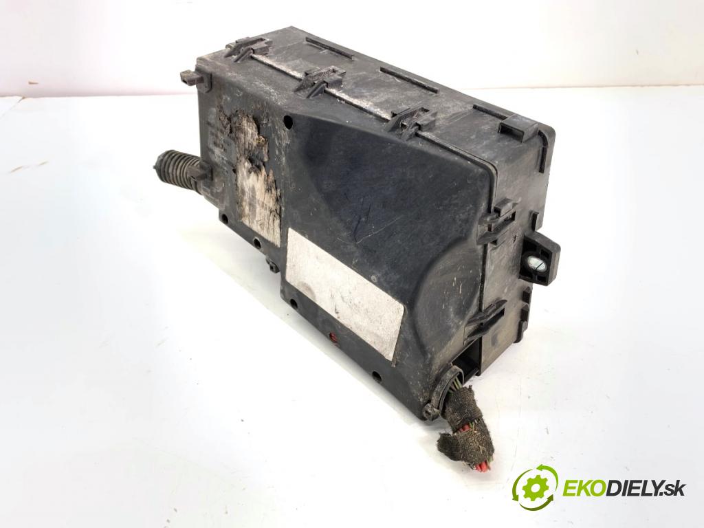 FORD FOCUS C-MAX nadwozie wielkoprzestrzenne (MPV) 2007 85 kW 1.8 TDCi 1753 Skrinka poistková  (Poistková skrinka)