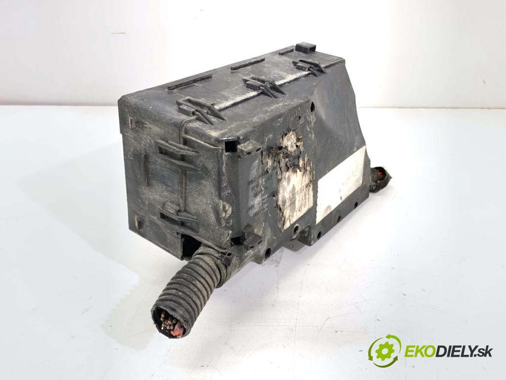 FORD FOCUS C-MAX nadwozie wielkoprzestrzenne (MPV) 2007 85 kW 1.8 TDCi 1753 Skrinka poistková  (Poistková skrinka)