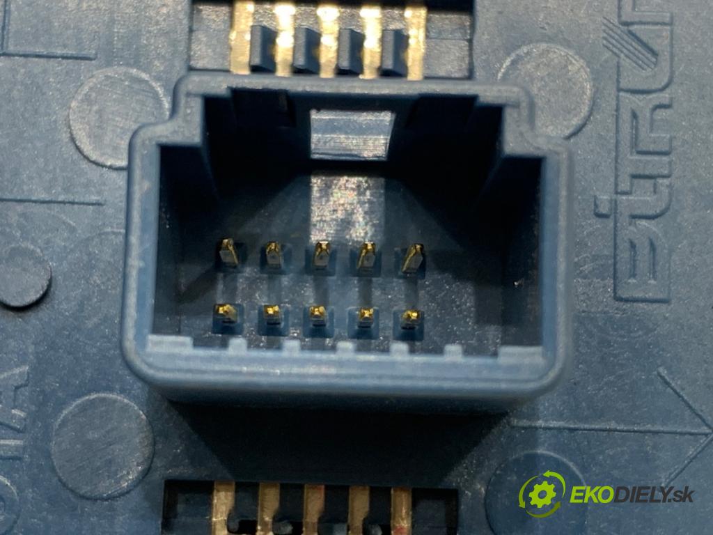 TOYOTA YARIS III liftback 2017 51 kW 1.0 (KSP130_) 998 Spínač svetiel výstražných (núdzových) 839500D100 (Prepínacie páčky pod volantom)