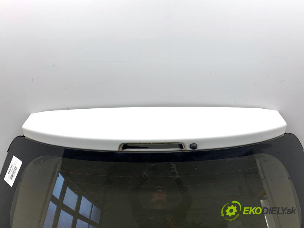 TOYOTA YARIS III liftback 2017 51 kW 1.0 (KSP130_) 998 kapota zad