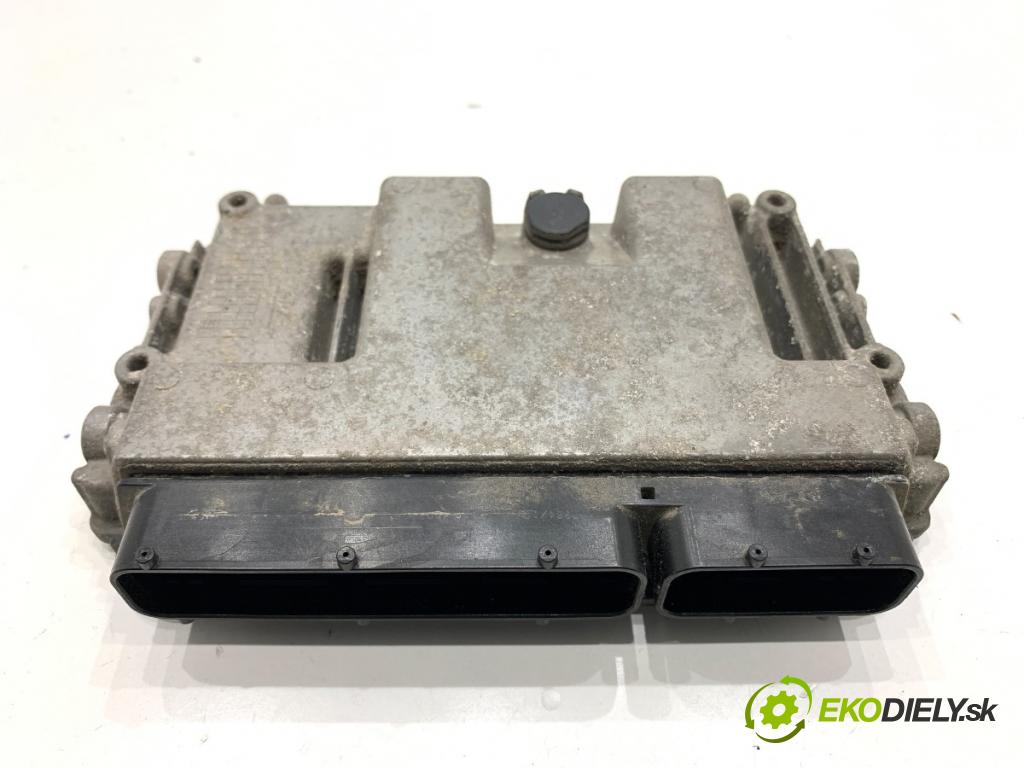 TOYOTA YARIS III liftback 2017 51 kW 1.0 (KSP130_) 998 riadiaca jednotka Motor 89661-0U111 0261S18601 (Riadiaca jednotka)