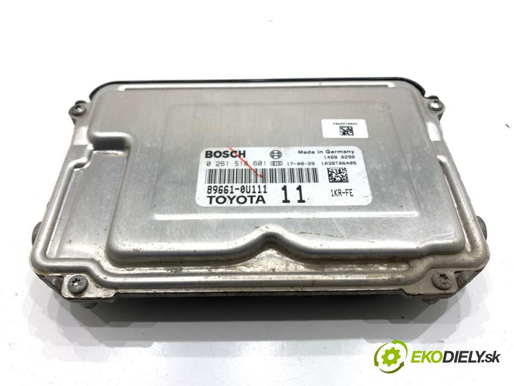 TOYOTA YARIS III liftback 2017 51 kW 1.0 (KSP130_) 998 riadiaca jednotka Motor 89661-0U111 0261S18601 (Riadiaca jednotka)