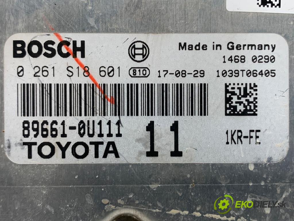 TOYOTA YARIS III liftback 2017 51 kW 1.0 (KSP130_) 998 řídící jednotka motora 89661-0U111 0261S18601 (Řídicí jednotka)