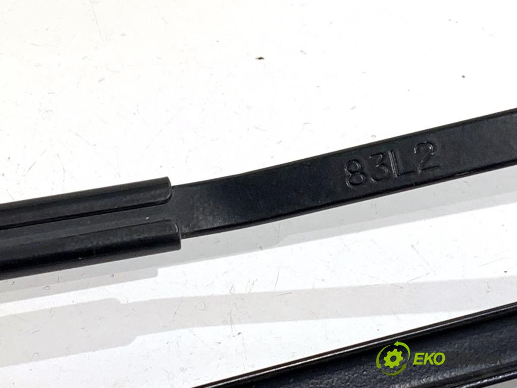 TOYOTA YARIS III liftback 2017 51 kW 1.0 (KSP130_) 998 Rameno stierače predný