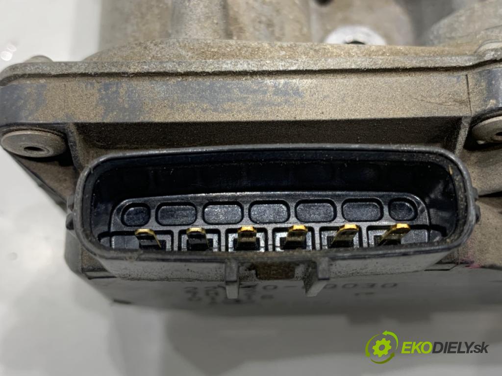 TOYOTA YARIS III liftback 2017 51 kW 1.0 (KSP130_) 998 Škrtiaca klapka 22030-0Q030 (Škrtiaca klapka)