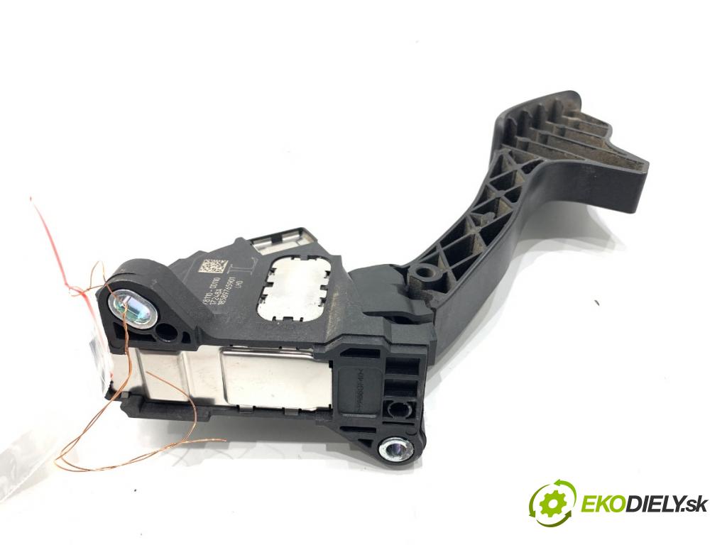 TOYOTA YARIS III liftback 2017 51 kW 1.0 (KSP130_) 998 Potenciometer plynu 78110-0D110 (Potenciometer plynového pedálu)