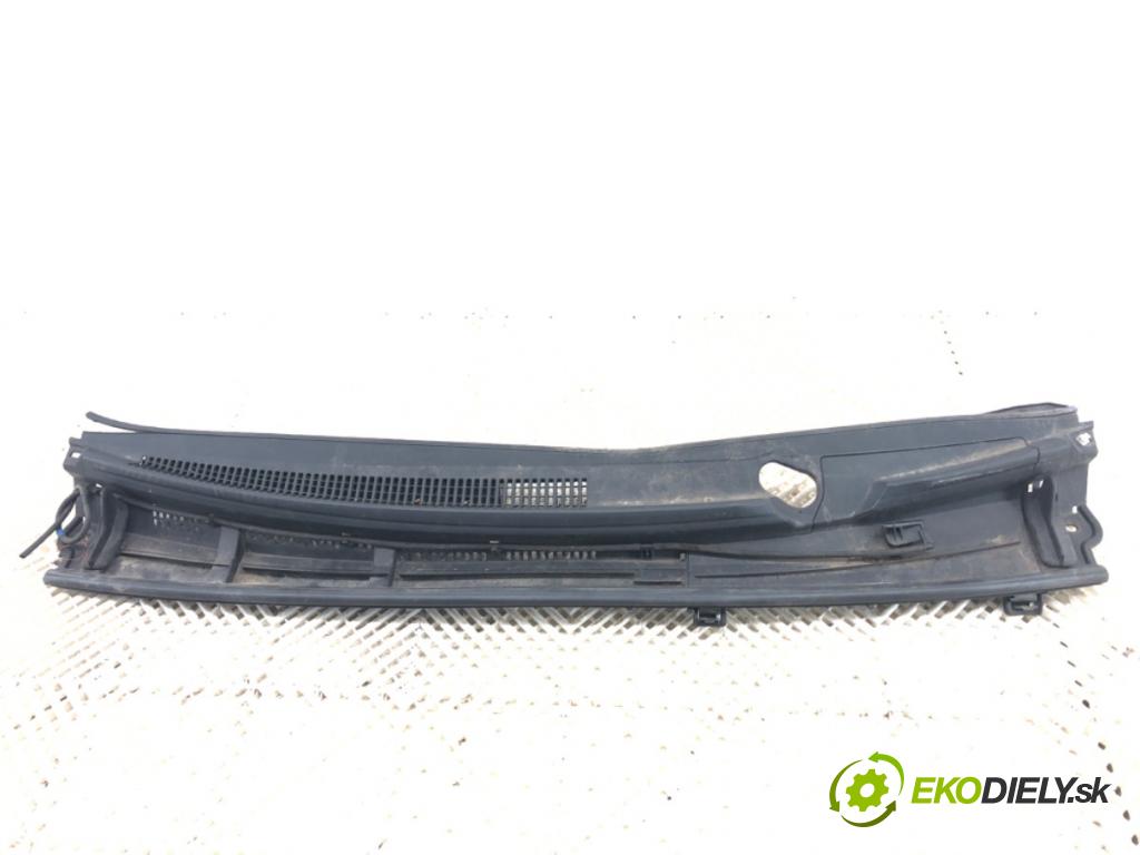 TOYOTA YARIS III liftback 2017 51 kW 1.0 (KSP130_) 998 Torpédo, plast pod čelné okno 55781-0D400 (Torpédo (plast pod čelným sklom))