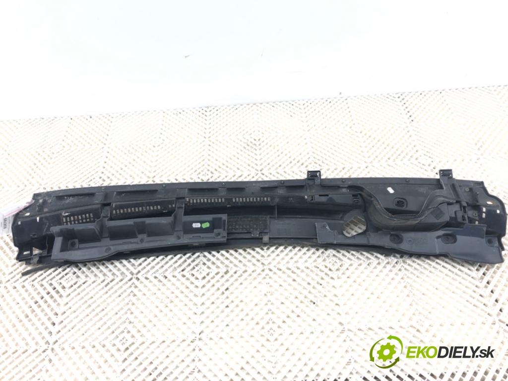 TOYOTA YARIS III liftback 2017 51 kW 1.0 (KSP130_) 998 Torpédo, plast pod čelné okno 55781-0D400 (Torpédo (plast pod čelným sklom))