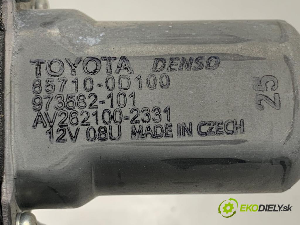 TOYOTA YARIS III liftback 2017 51 kW 1.0 (KSP130_) 998 mechanismus okna pravý přední část 85710-0D100