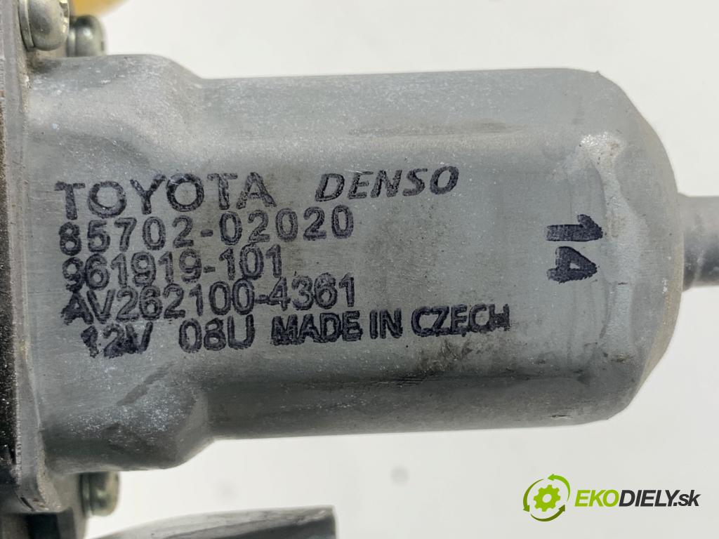 TOYOTA YARIS III liftback 2017 51 kW 1.0 (KSP130_) 998 mechanismus okna levý přední část 85720-0D360