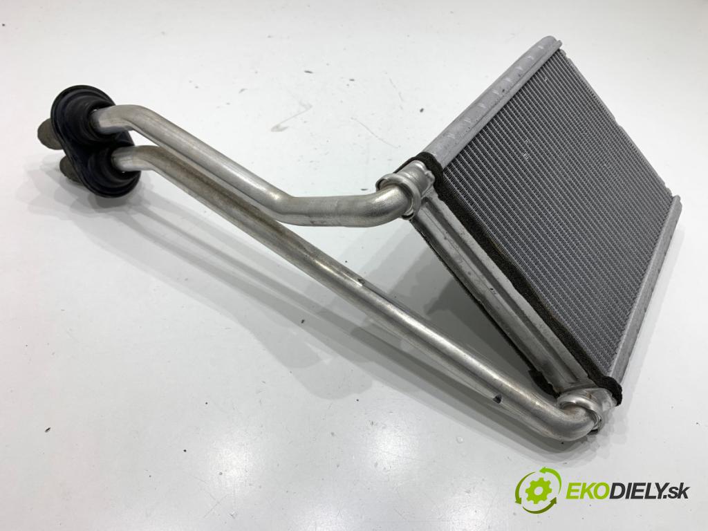 TOYOTA YARIS III liftback 2017 51 kW 1.0 (KSP130_) 998 topné těleso radiátor topení  (Radiátor topení)