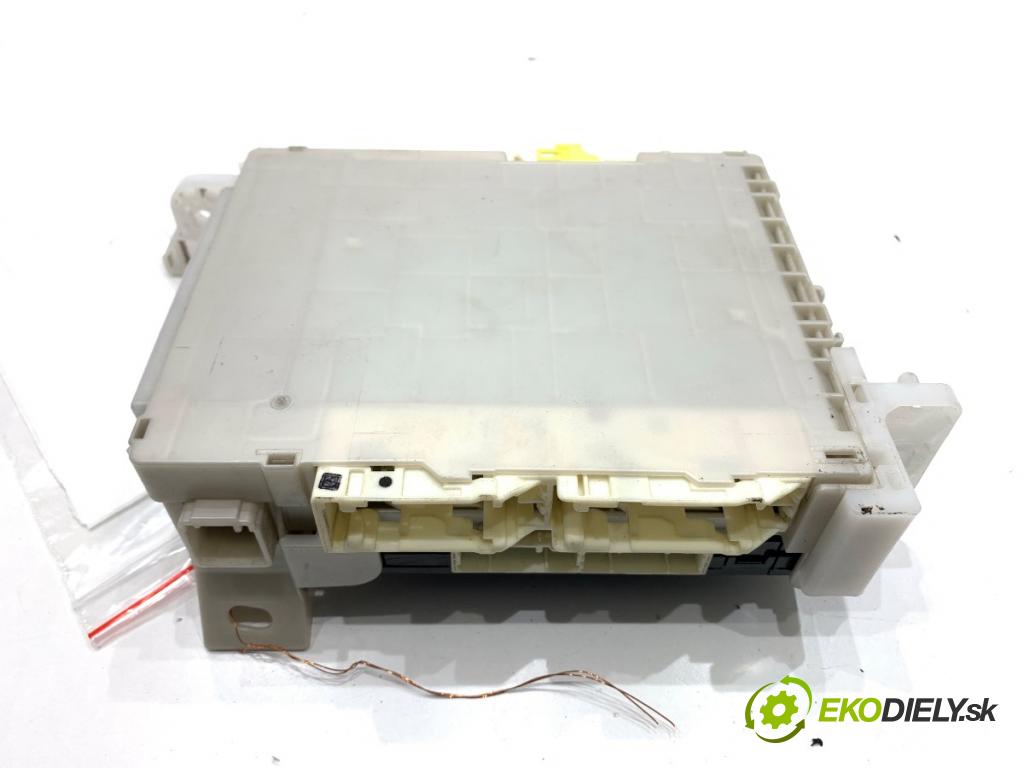 TOYOTA YARIS III liftback 2017 51 kW 1.0 (KSP130_) 998 Modul BSI 89221-0D870 (Poistková skrinka)