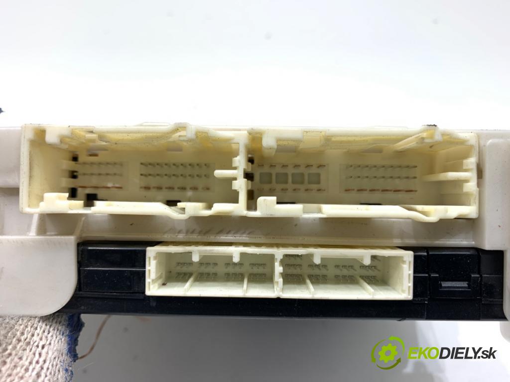 TOYOTA YARIS III liftback 2017 51 kW 1.0 (KSP130_) 998 Modul BSI 89221-0D870 (Poistková skrinka)