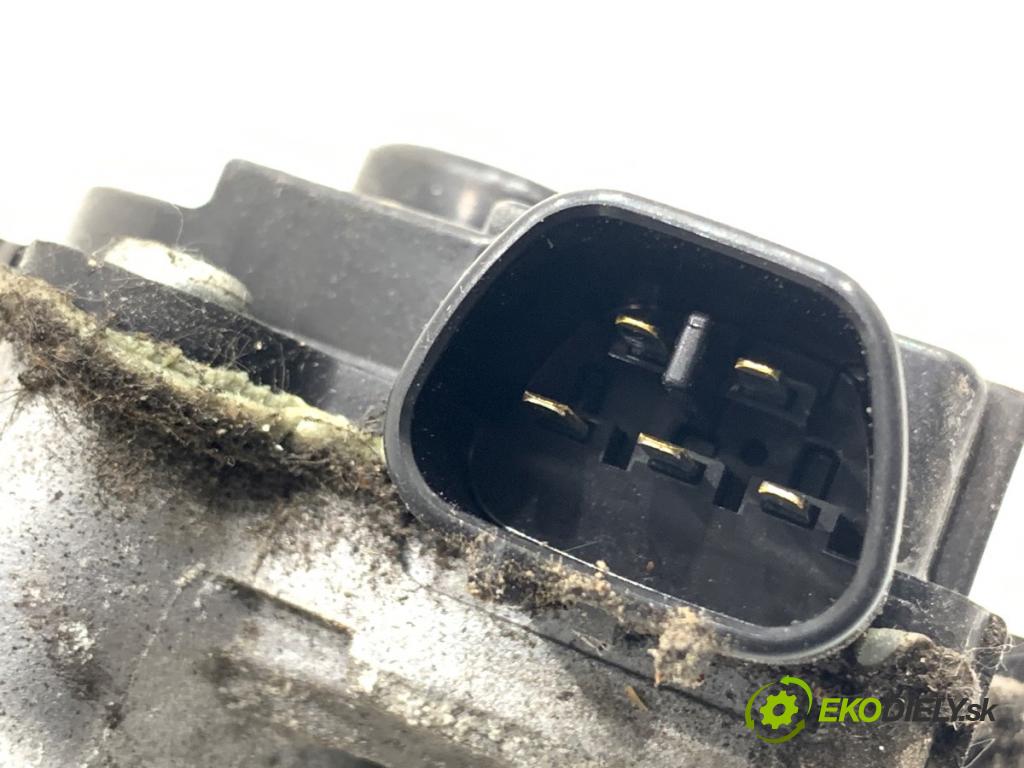 TOYOTA YARIS III liftback 2017 51 kW 1.0 (KSP130_) 998 Mechanizmus stieračov predný 85110-0D191 (Motorček stieračov predný)