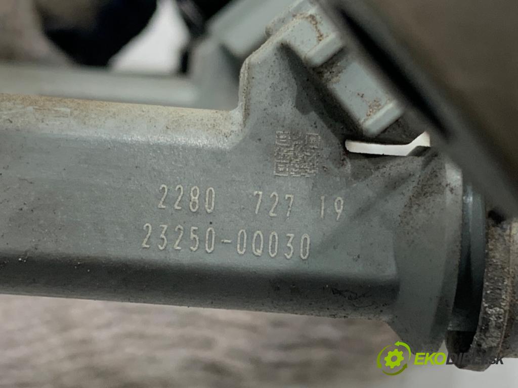 TOYOTA YARIS III liftback 2017 51 kW 1.0 (KSP130_) 998 Lišta vstrekovacia 23250-0Q030 (Vstrekovacia lišta)