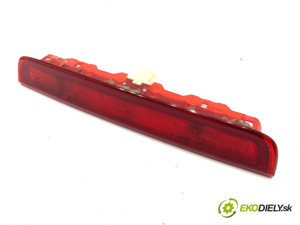 TOYOTA YARIS III liftback 2017 51 kW 1.0 (KSP130_) 998 světlo brzdových světel