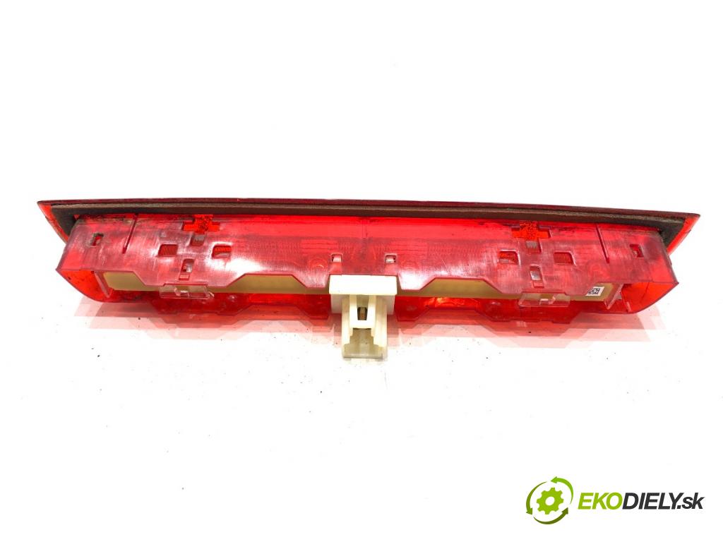 TOYOTA YARIS III liftback 2017 51 kW 1.0 (KSP130_) 998 světlo brzdových světel