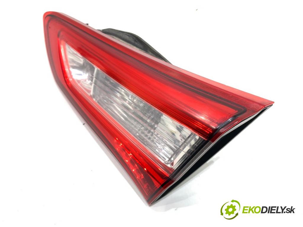 TOYOTA YARIS III liftback 2017 51 kW 1.0 (KSP130_) 998 světlo zadní část pravá vnitřní  (Klika dveří ostatní)