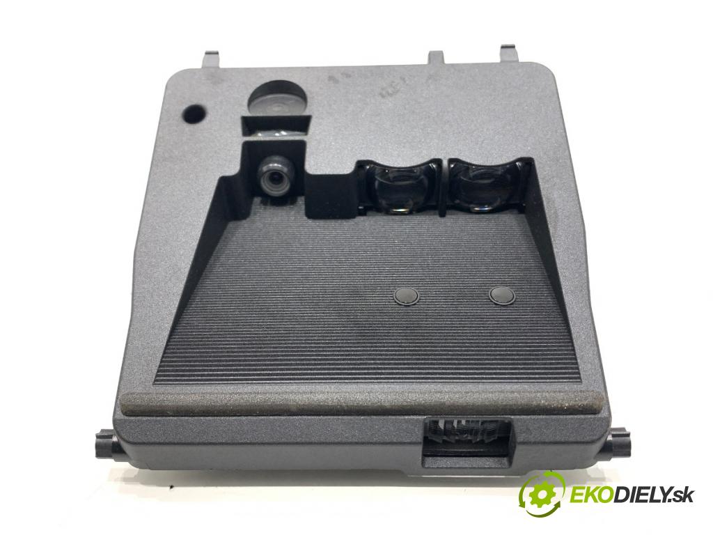 TOYOTA YARIS III liftback 2017 51 kW 1.0 (KSP130_) 998 KAMERA 88181-0D020