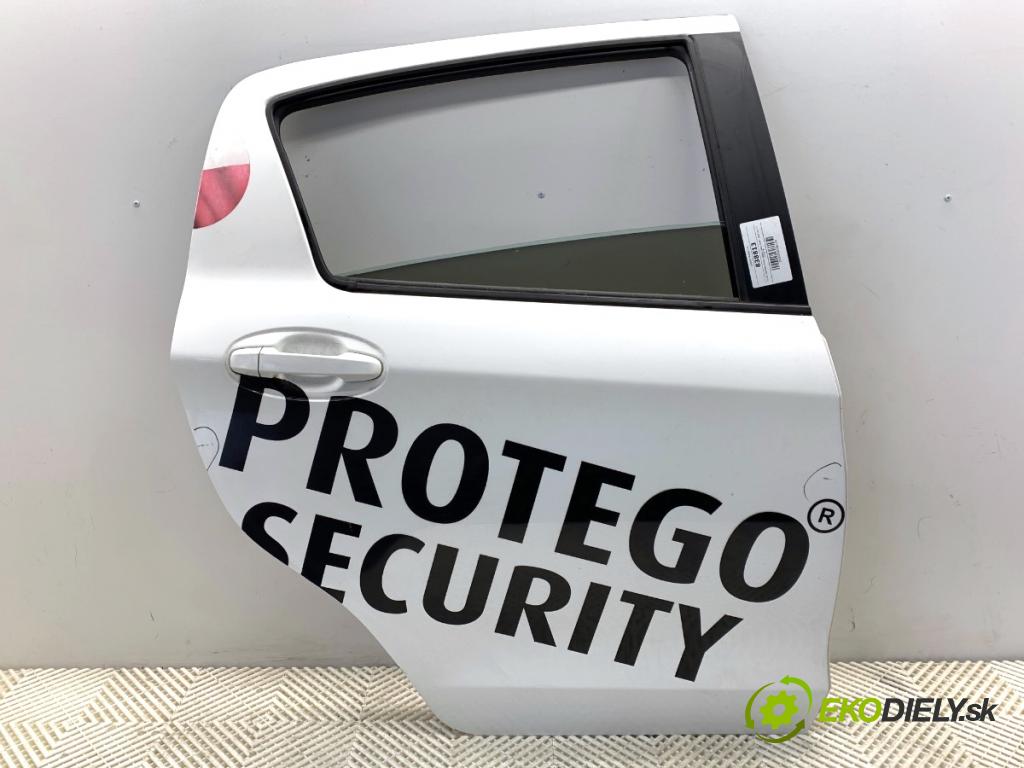 TOYOTA YARIS III liftback 2017 51 kW 1.0 (KSP130_) 998 dveře pravý zadní část 