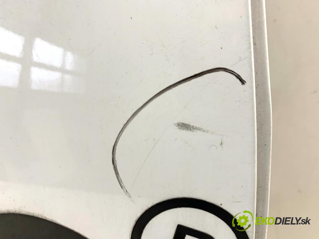 TOYOTA YARIS III liftback 2017 51 kW 1.0 (KSP130_) 998 dveře pravý zadní část