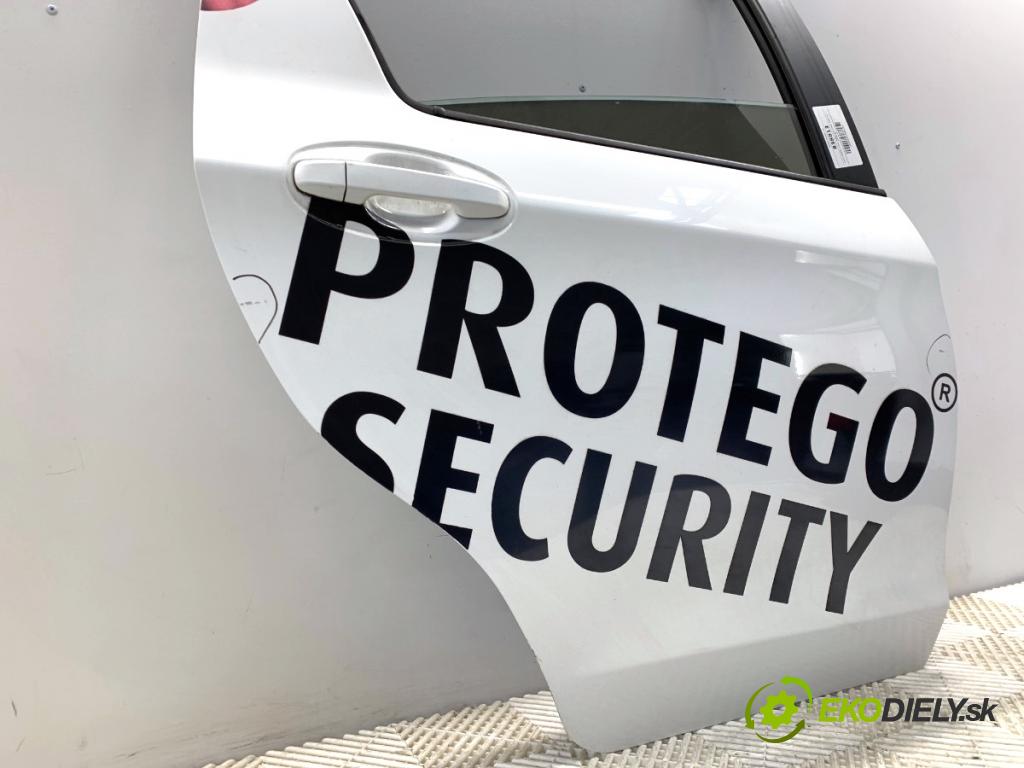 TOYOTA YARIS III liftback 2017 51 kW 1.0 (KSP130_) 998 dveře pravý zadní část