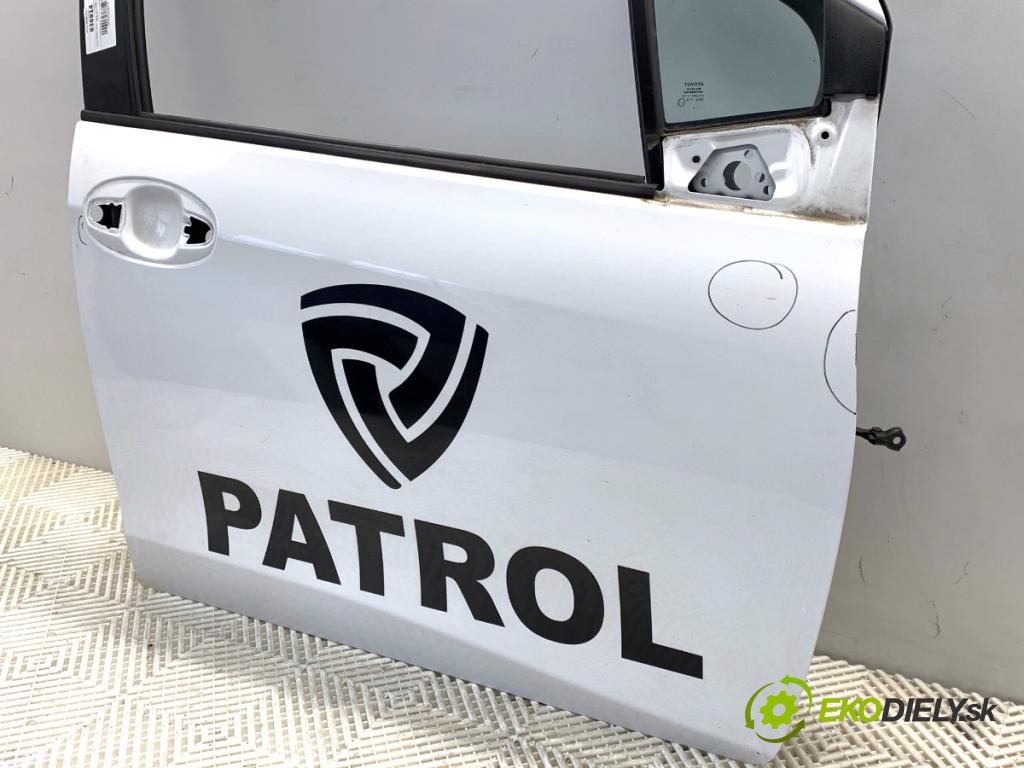 TOYOTA YARIS III liftback 2017 51 kW 1.0 (KSP130_) 998 dveře pravý přední část