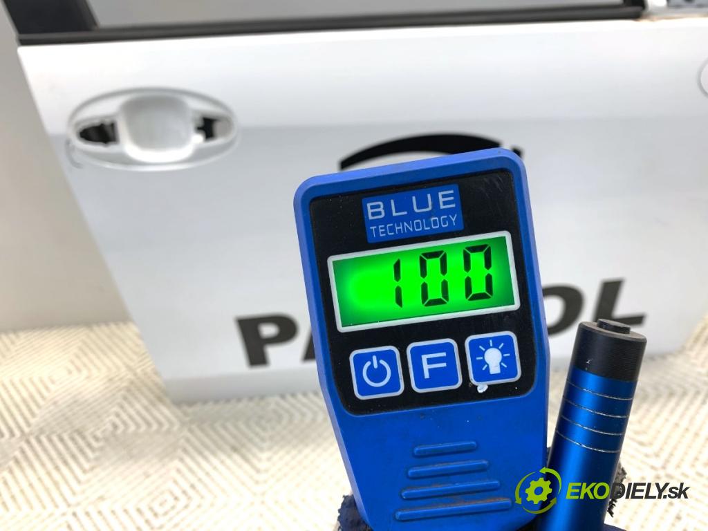 TOYOTA YARIS III liftback 2017 51 kW 1.0 (KSP130_) 998 dveře pravý přední část