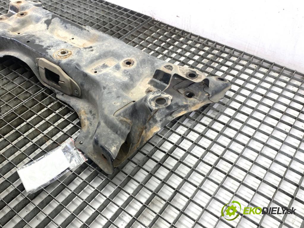 TOYOTA YARIS III liftback 2017 51 kW 1.0 (KSP130_) 998 výztuha pod motor  (Přední výztuha)