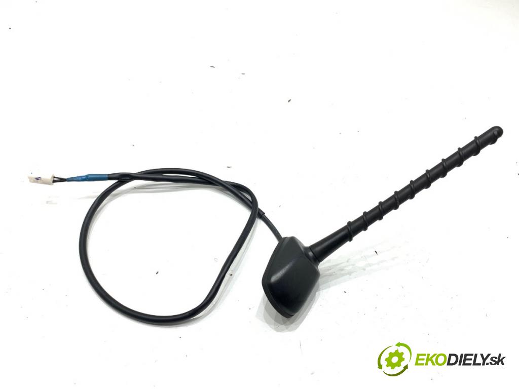 TOYOTA YARIS III liftback 2017 51 kW 1.0 (KSP130_) 998 ANTENA 