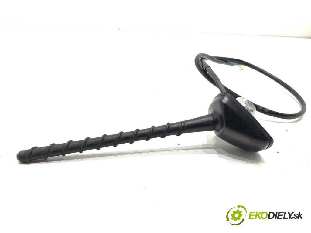 TOYOTA YARIS III liftback 2017 51 kW 1.0 (KSP130_) 998 ANTENA