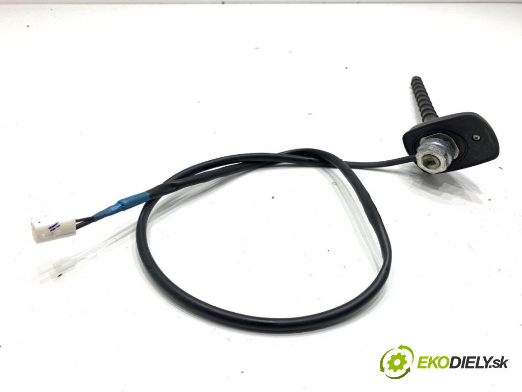 TOYOTA YARIS III liftback 2017 51 kW 1.0 (KSP130_) 998 ANTENA