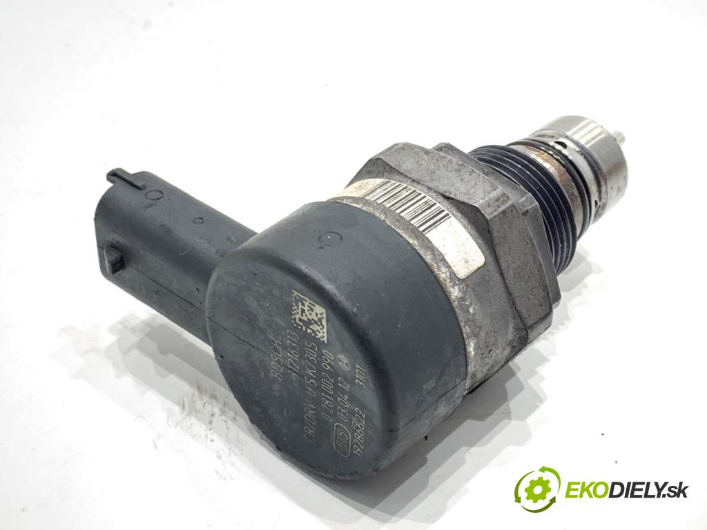 VOLVO S80 II sedan 2012 120 kW D3 / D4 1984 Regulátor tlaku paliva 0281002990 (Palivový systém ostatné)