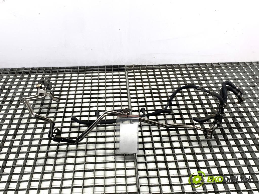 VOLVO S80 II sedan 2012 120 kW D3 / D4 1984 trubka PALIVO: 31321198
