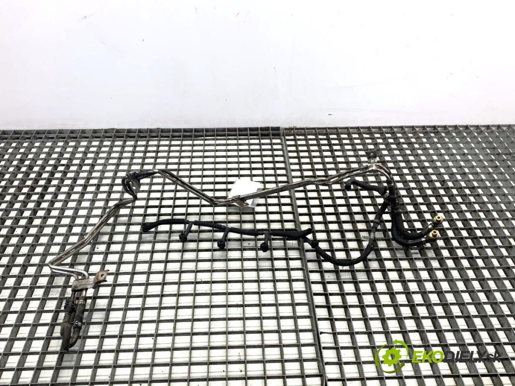 VOLVO S80 II sedan 2012 120 kW D3 / D4 1984 trubka PALIVO: 31321198
