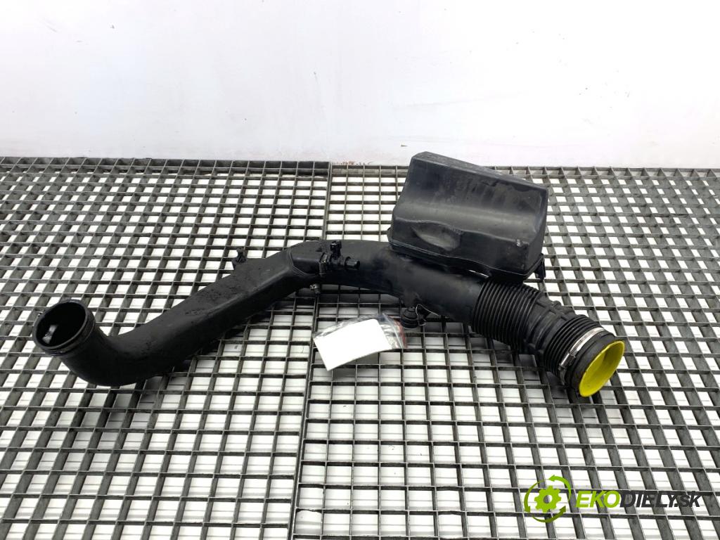VOLVO S80 II sedan 2012 120 kW D3 / D4 1984 Rúra vzduchu 31370891
