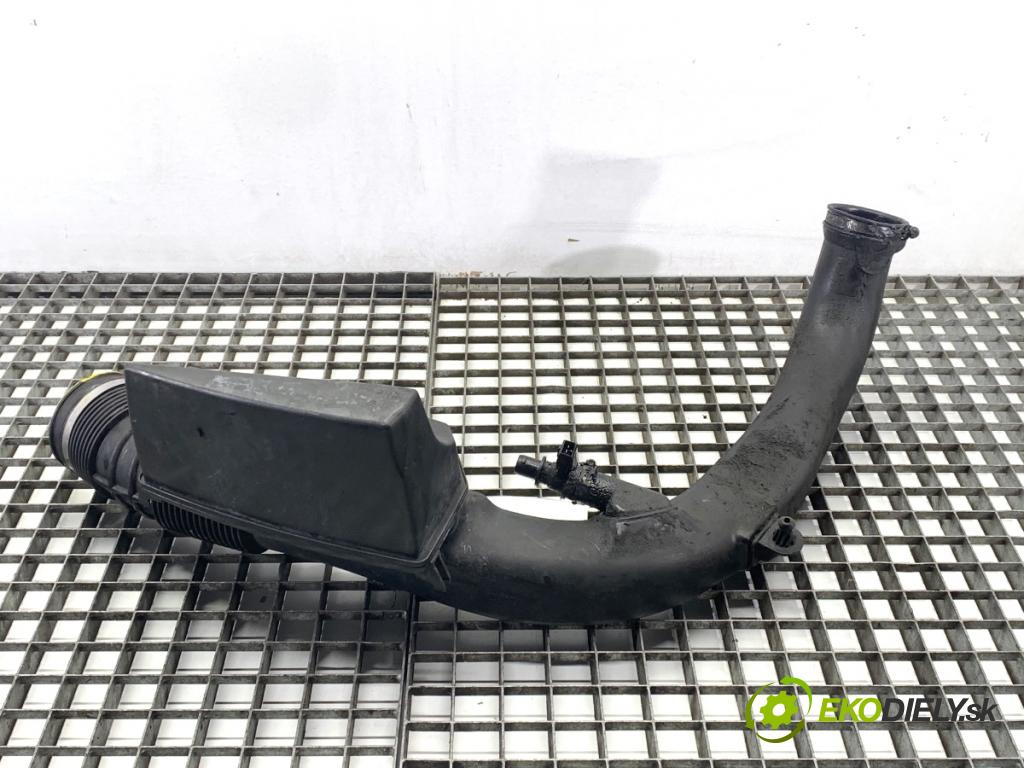 VOLVO S80 II sedan 2012 120 kW D3 / D4 1984 Rúra vzduchu 31370891