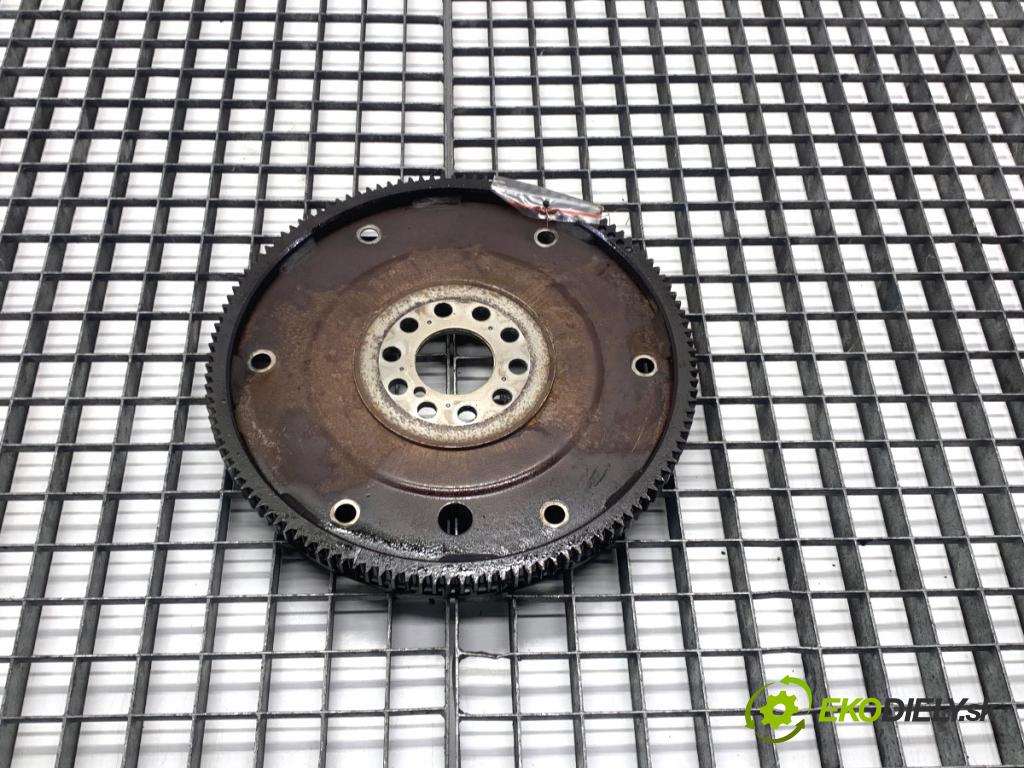 VOLVO S80 II sedan 2012 120 kW D3 / D4 1984 koleso zotrvačníkové 31325134 (Zotrvačník)