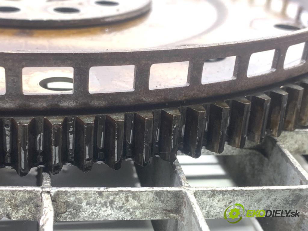 VOLVO S80 II sedan 2012 120 kW D3 / D4 1984 koleso zotrvačníkové 31325134 (Zotrvačník)