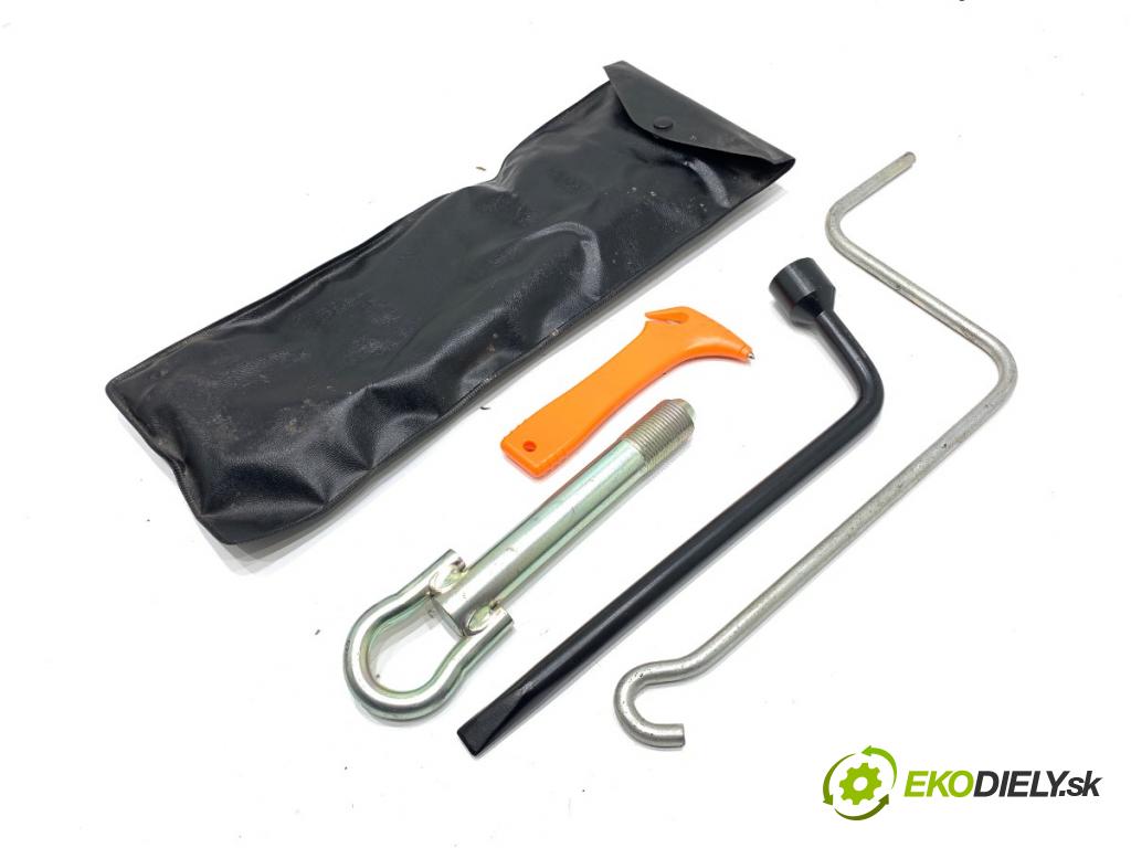 TOYOTA YARIS III liftback 2017 51 kW 1.0 (KSP130_) 998 Súprava náradia