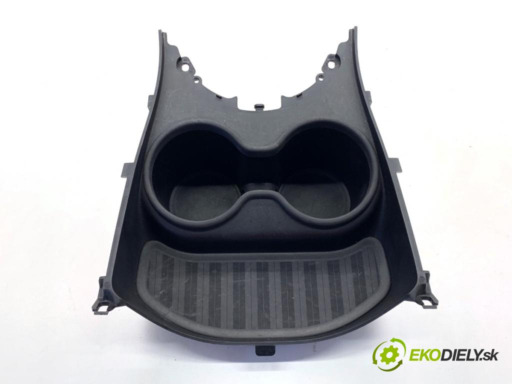 MINI CLUBMAN F54 Kombi 2019 100 kW Cooper 1499 držák na nápoje  (Držák nápojů)