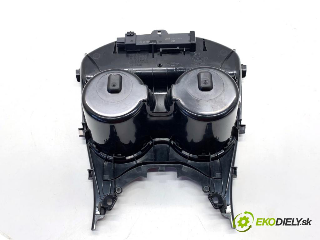 MINI CLUBMAN F54 Kombi 2019 100 kW Cooper 1499 držák na nápoje  (Držák nápojů)