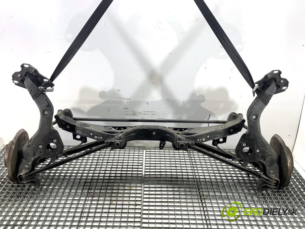 MINI CLUBMAN F54 Kombi 2019 100 kW Cooper 1499 výztuha zadní část 