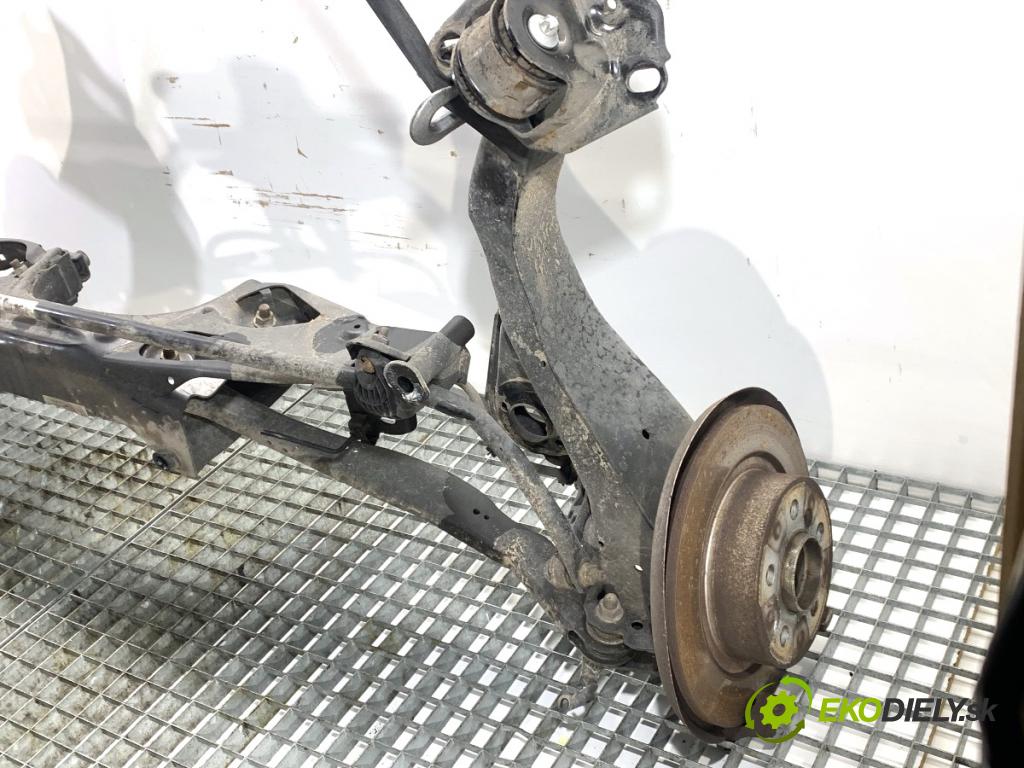 MINI CLUBMAN F54 Kombi 2019 100 kW Cooper 1499 výztuha zadní část