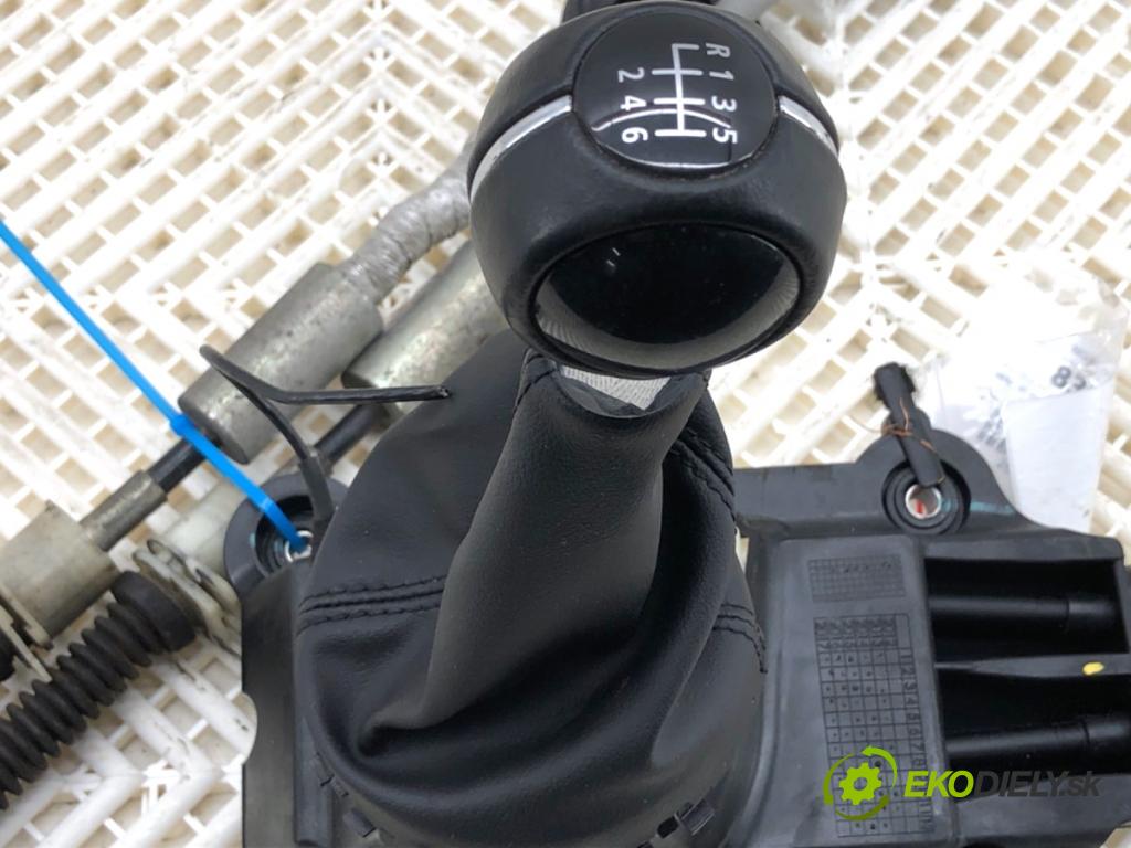 MINI CLUBMAN F54 Kombi 2019 100 kW Cooper 1499 Kulisa 8687535 (Rýchlostná páka (kulisa))