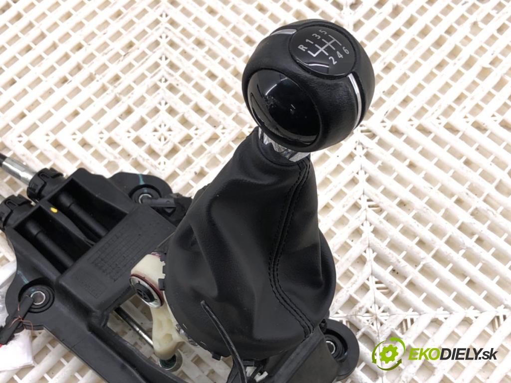 MINI CLUBMAN F54 Kombi 2019 100 kW Cooper 1499 Kulisa 8687535 (Rýchlostná páka (kulisa))