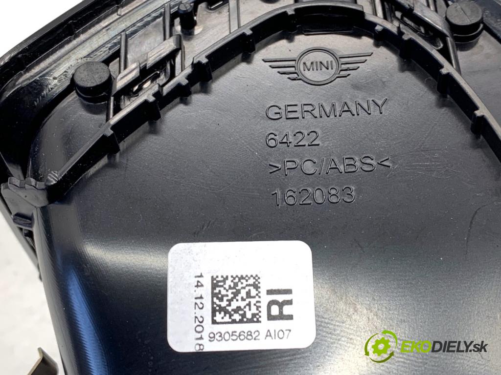 MINI CLUBMAN F54 Kombi 2019 100 kW Cooper 1499 mří topení přední část 9305682