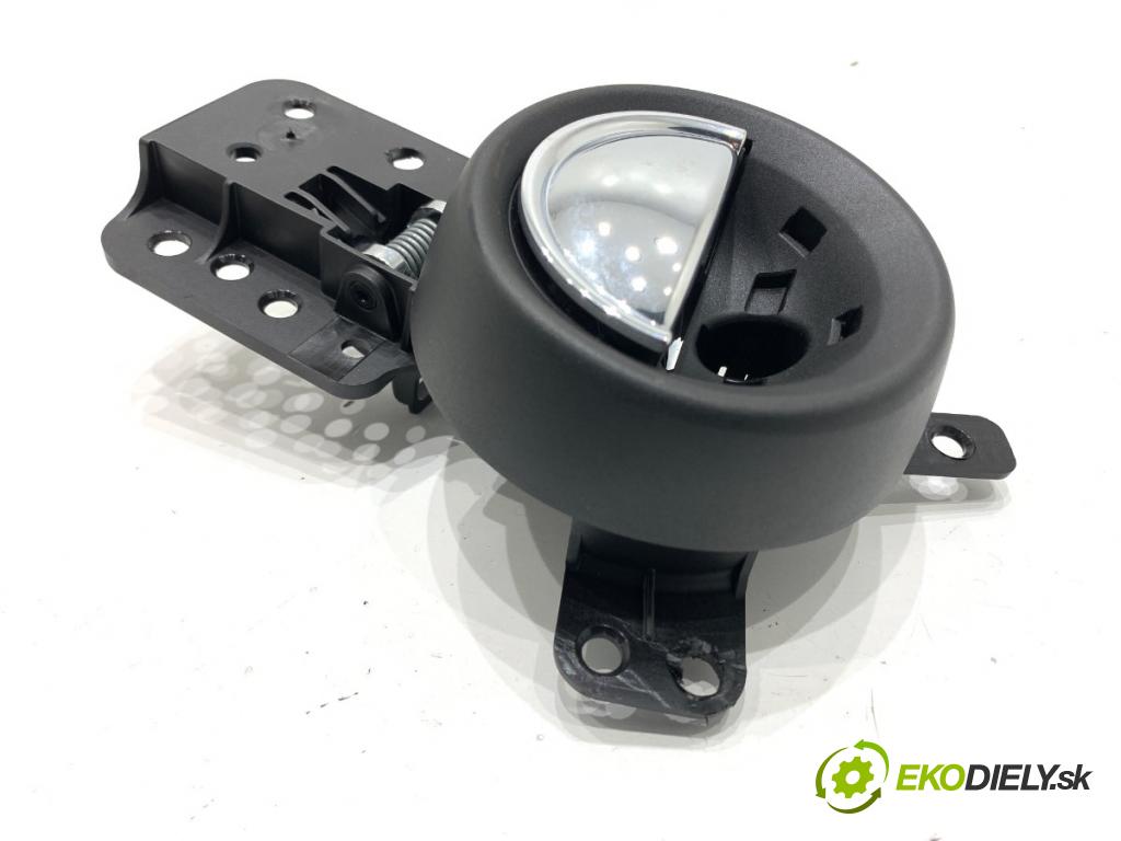 MINI CLUBMAN F54 Kombi 2019 100 kW Cooper 1499 klika vnitřní levý zadní část