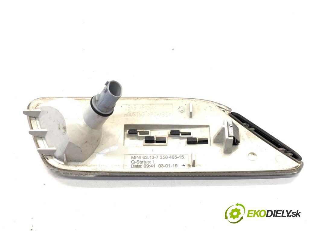 MINI CLUBMAN F54 Kombi 2019 100 kW Cooper 1499 směrovka levý přední část 7358465 (Klika dveří ostatní)