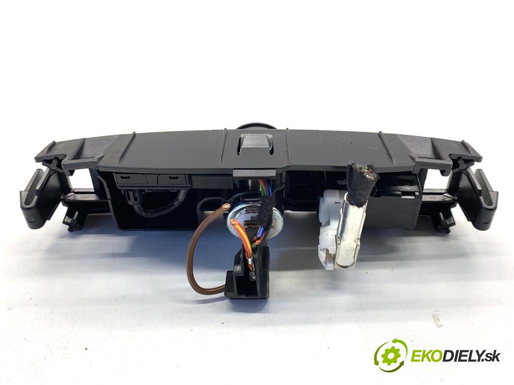 MINI CLUBMAN F54 Kombi 2019 100 kW Cooper 1499 HNÍZDO: USB 9376439